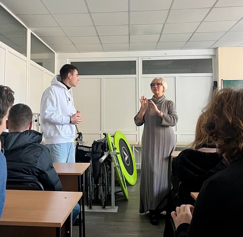 photo 2025 11 19 19 28 26