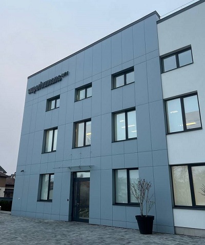 photo 5267493040694168527 y